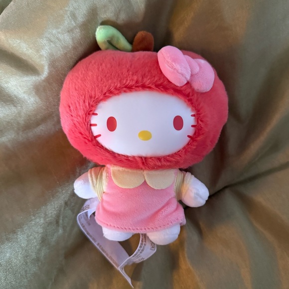 Hello Kitty fruity paradise blind box: crispy apples! - Picture 2 of 5